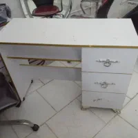فروش میز وصندلی ناخنکار نو