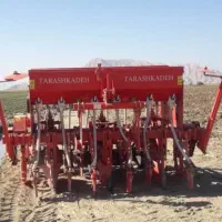 فروش یک عدد دستگاه گندم کار با نوار تیپ کش ۱۲ ردیف