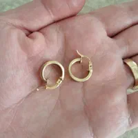 گوشواره سالم در حد نو وزن 1.940 سوت 250 بالا تابلو