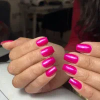 خدمات کاشت ناخن با ژل با بهترین متریال