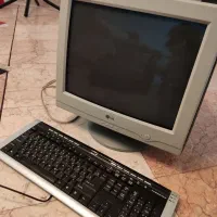 مانیتور و کیبورد