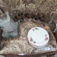 ظروف پذیرایی و سه عدد پایه لیوان تزیینی برنز