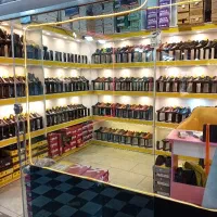 فروشنده خانوم