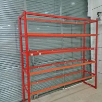 ویترین شیشه ای