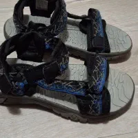 کفش و پیراهن پسرانه سن ۵ و ۶ سال