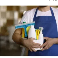 نیروی جوان آقا نظافتی و خدمتی و نگهبانی