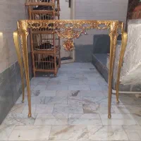 میز آینه برنجی آینه نداره فقط میز هست