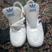 کتونی آدیداس ۴۰|کیف، کفش، کمربند|ورامین, خیر آباد|دیوار