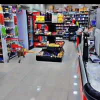 نیروی کار مجرب در هایپر مارکت مینو