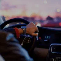راننده شخصی مسئولیت‌پذیر باسابقه با خودرو مدل بالا