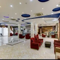 استخدام رستوران و خدمات