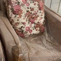 مبل ۷ نفره به همراه میز و سه عدد بخاری گازی|مبلمان خانگی و میز عسلی|لنجان, |دیوار