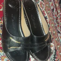 با سلام یک جفت صندل مشکی زنانه چرم|کیف، کفش، کمربند|اصفهان, رکن الدوله شرقی|دیوار