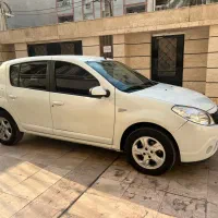رنو ساندرو اتوماتیک، مدل ۱۳۹۶