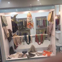 فروش ویترین وتعداد سه عدد قفسه