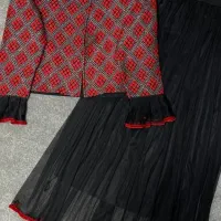 پیراهن قرمز زیبا