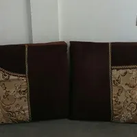 یک جفت پشتی مخمل سالم