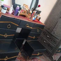 تختخوابوتشک وکمدلباسی اینه دار3کشابه ومیزآرایشی|تخت و سرویس خواب|اصفهان, باتون|دیوار