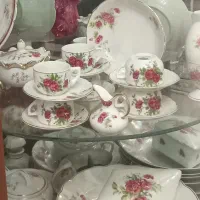 فنجان و نعلبکی گلسرخی