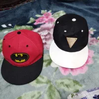 دو عدد کلاه.