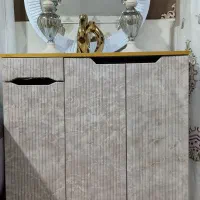 میزتلوزیون ، جاکفشی