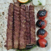 آستخدام کمک آشپز خانم برای شیفت شب آشپز مرغ بریان