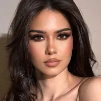 تخفیف سالن زیبایی و آموزشگاه روز زن و شب یلدا