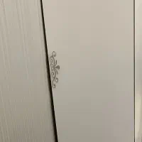 ی عدد کمد تک بسیار جادار،چوب لباسی هم دارد