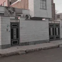 درب ورودی ساختمان پارکینگ و ورودی درب و پنجره