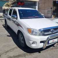 تویوتا هایلوکس 2700