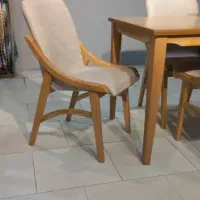 کارگر ساده و زیرکارچی مبل راحتی