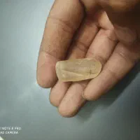 کلوخه نتراشیده سنگ در