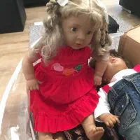 عروسک|اسباب‌بازی بچه|شیراز, فرگاز|دیوار