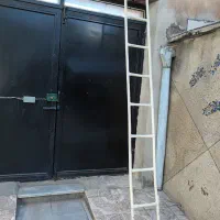 یک نردبان ۳ متری صنعتی بفروش می‌رسد