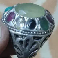 سلام یک انگشتر جواهری خوشگل به فروش میرسه