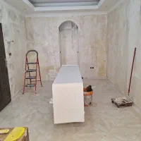 نصاب کاغذدیواری نصب کاغذ نقاش