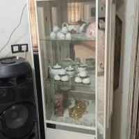 ویترین شیشه‌ای