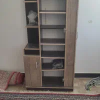 میز و جاکفشی