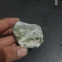 سنک با رگه های طلا