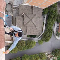 اب بندی در ارتفاع ساختمان سنگ سیمان با عایق رطوبت