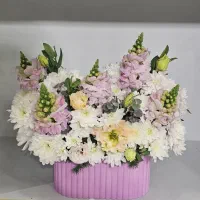 گل سفید و میمون صورتی در باکس صورتی کد ۱۰۱۳ گلاریس