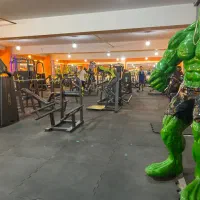 منشی و نظافت کار برای باشگاه