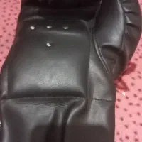 دستکش بوکس کاملا سالم در حد نو