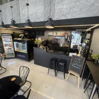 کار در کافه