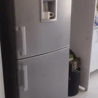 یخچال فروشی هست