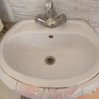 دوعدد روشویی با شیر قدیمی دوعددی ۳ تومن