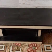 میز زیر تلویزیون