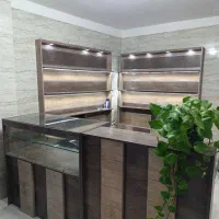 ست کامل ویترین بادو عدد میز درعکس مشاهده نمایید