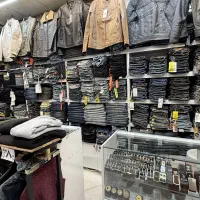 ویترین فروشگاهی ۱/۵متری در حد نو و قفسه ایستاده|فروشگاه و مغازه|مشهد, ایثارگران|دیوار