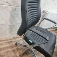 فروش بصورت یکجا صندلی و میز اداری تغییر شغل و ف|دفتر کار|اصفهان, زیار|دیوار